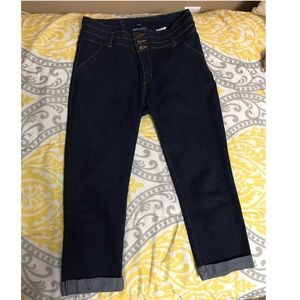 Cropped Colombian Butt Lifting Capri Jeans